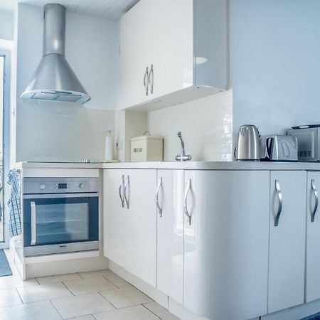 St Julians View - 1 Bedroom Apartment - Tenby Exterior photo